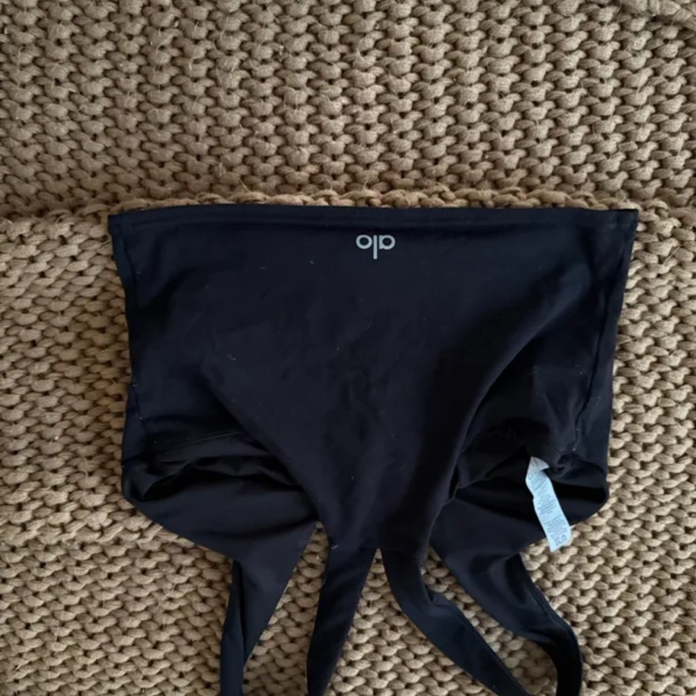 Alo Black sports bra